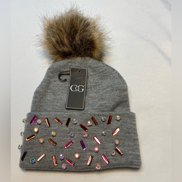 CoG Other - COG Hat Scattered Stones Ribbed Faux Fur Pompom HAT